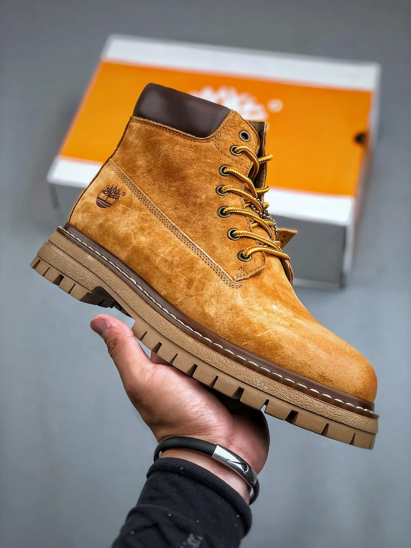 Local self-pickup💰560 supports store release. New goods🚀#Timberland Timberland/Timberland classic outdoor casual rhubarb boots series. Guangdong factory quality. Original box and original packaging. The fabric is made of Italian 🇮🇹 top-grade frosted fine-grained cowhide. It is paired with anti-odor and anti-corrosion genuine leather latex insoles to give you a perfect wearing experience. The quality is exquisite and durable. A must-have for sportsmen. Specializes in not looking handsome. High-quality and first-class foot feel. Size: 39 -44 (leather shoe size)